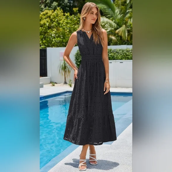 Elegant Black Lace Maxi Dress - Picture 5 of 7